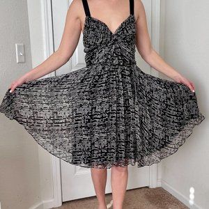 NWOT Beautiful DKNY silk dress with a wide skirt VTG